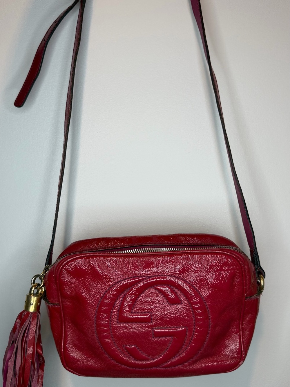 GUCCI Patent Soho Disco crossbody bag